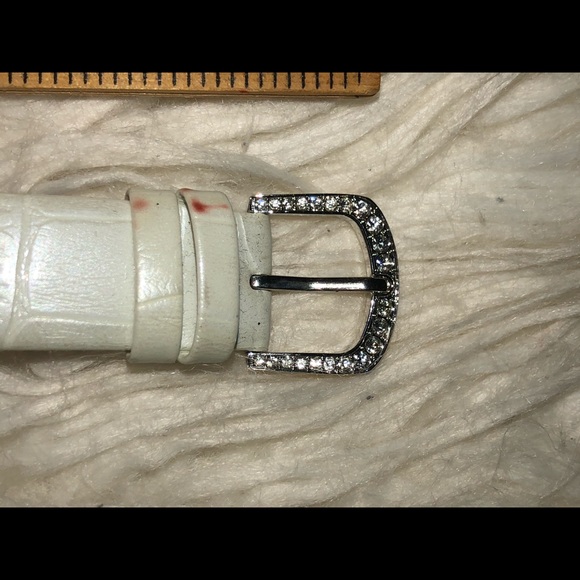 Victoria Wieck crystal hummingbird watch. - Picture 3 of 8